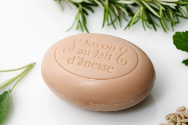Savon au lait d'ânesse Ovale, parfum Ambre 200g – Image 3